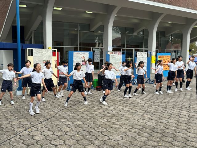 小学部4年生の発表 小学部4年生の発表